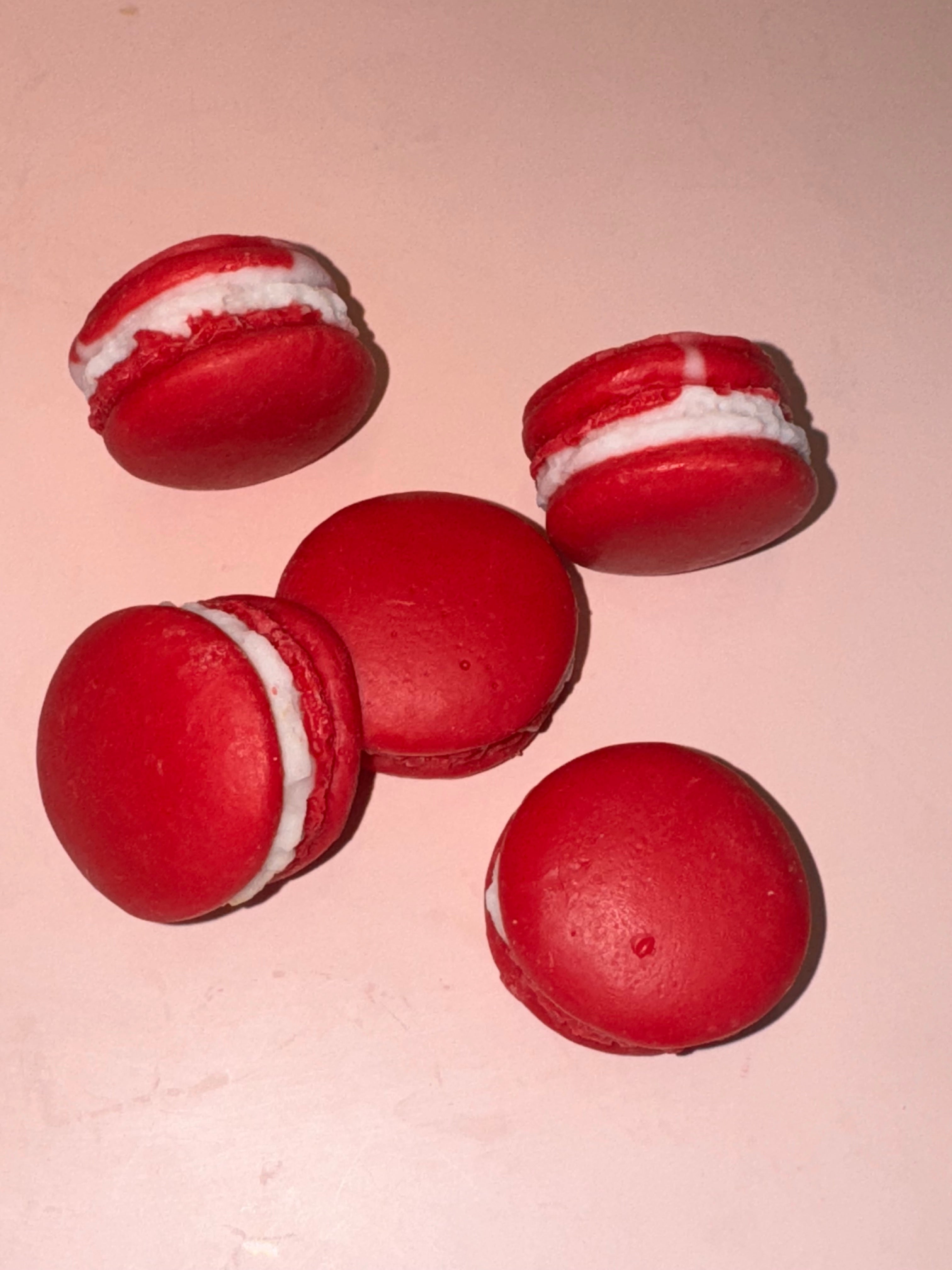 Fondant parfumé « fraise des bois » macarons