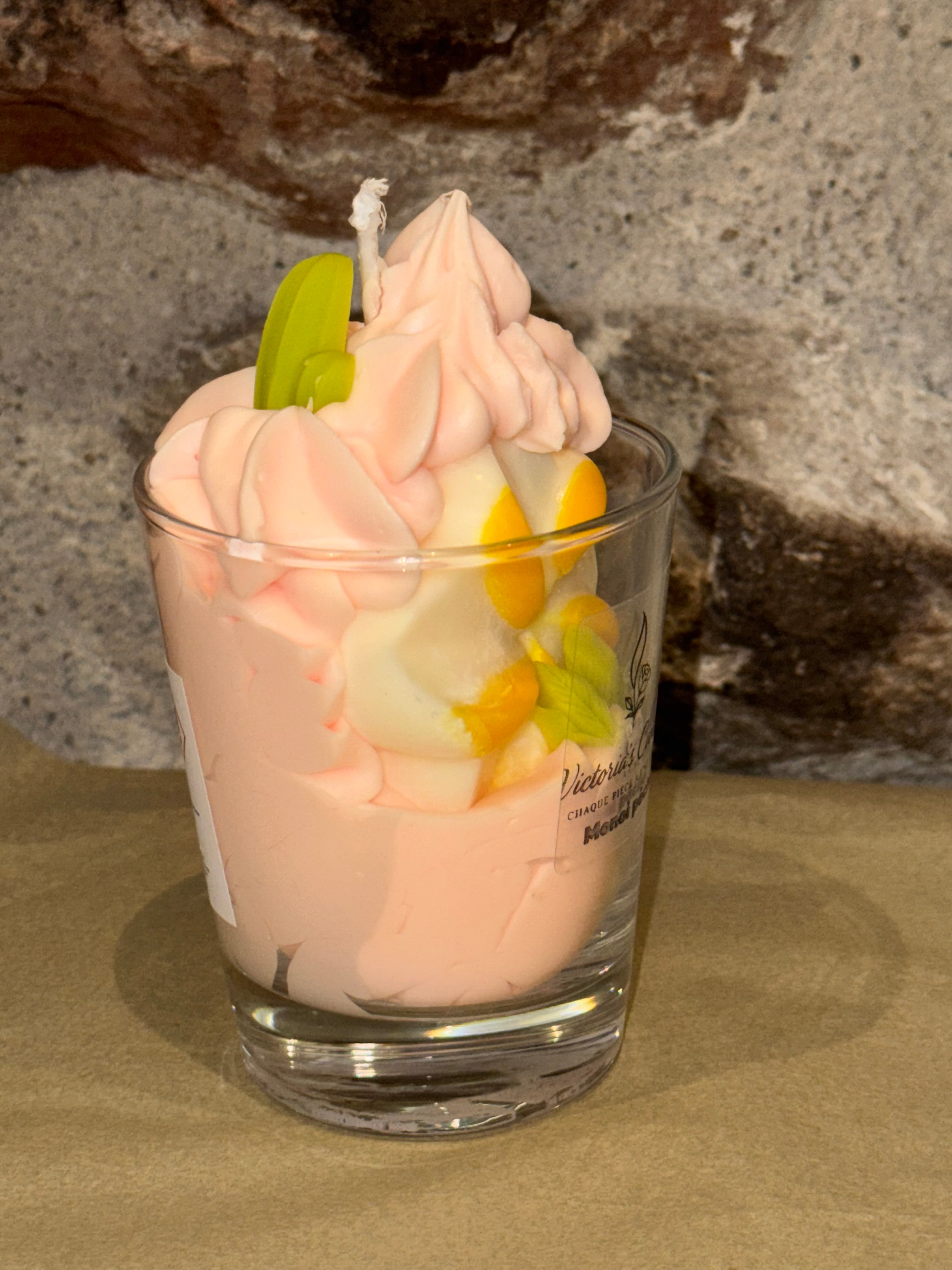 « Monoi-pêche » bougie fruitée